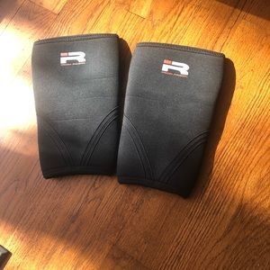 Iron rebel knee sleeves 2.0 size medium